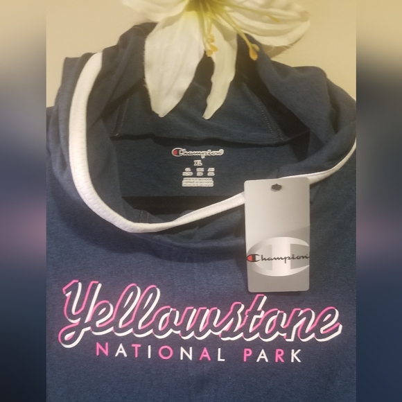 Yellowstone Women's Championship Top - Picture 3 of 6